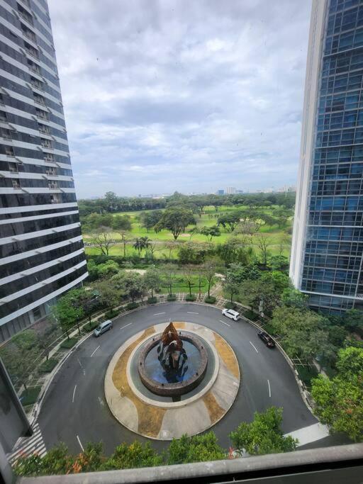 Apartment Enjoy Bgc Sunset And Golf Course View 2 Bedroom Loft With 100mbps Internet Connection Manila